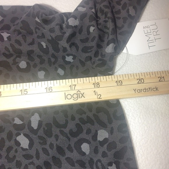 Time And Tru Swing Dress Size Large 3/4 Sleeve Round Neck Pockets Animal NEW - Picture 9 of 10